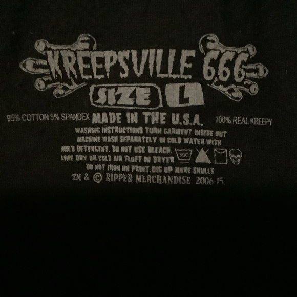 Kreepsville 666 batwing top with hood. - Picture 6 of 6